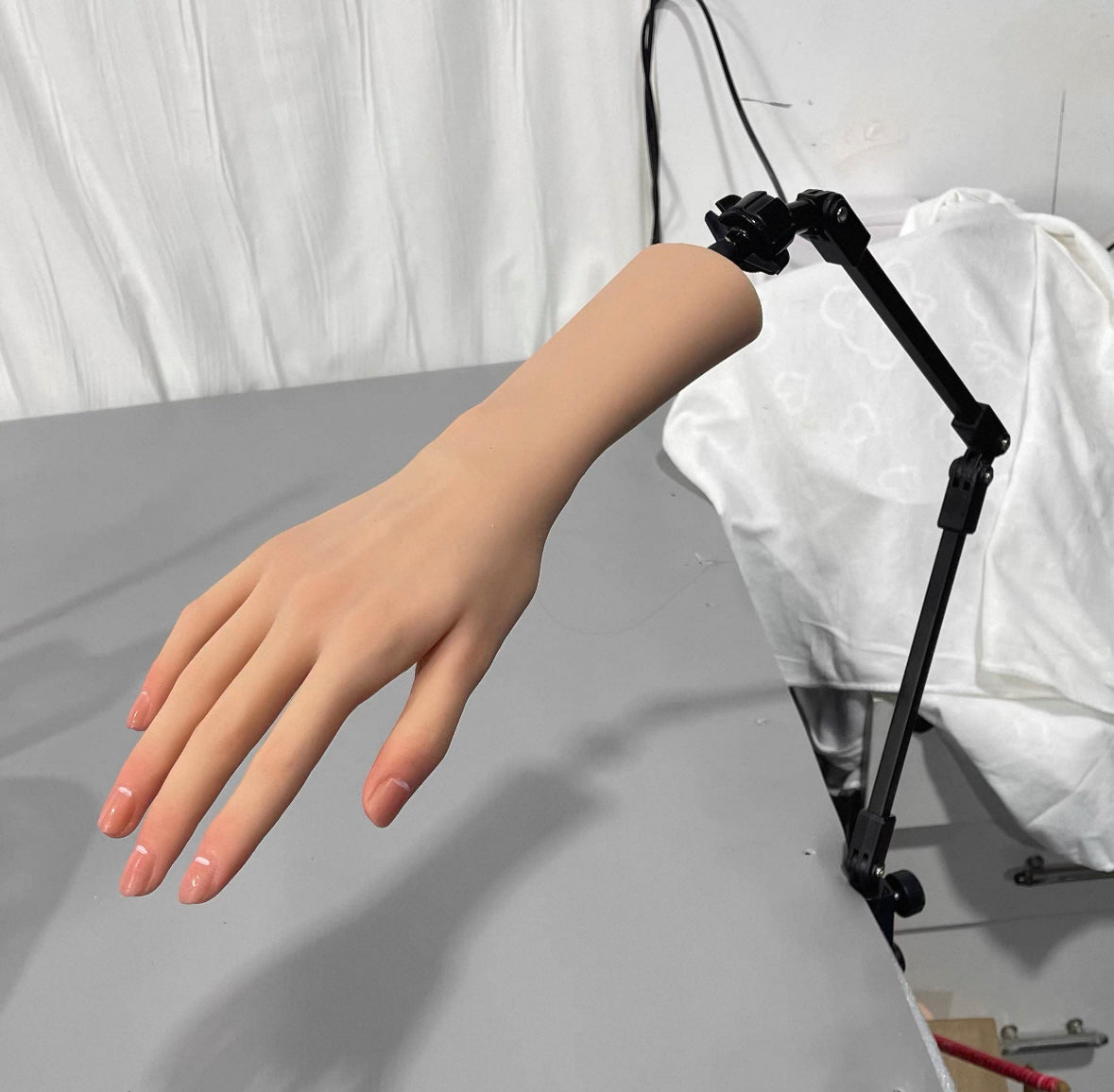 Realistic Silicone Hand Model – Lifelike Skin & Customizable Nail Art